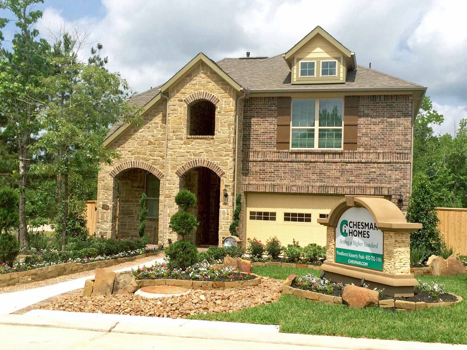 Woodforest Opens Neighborhood of Kinnerly Peak